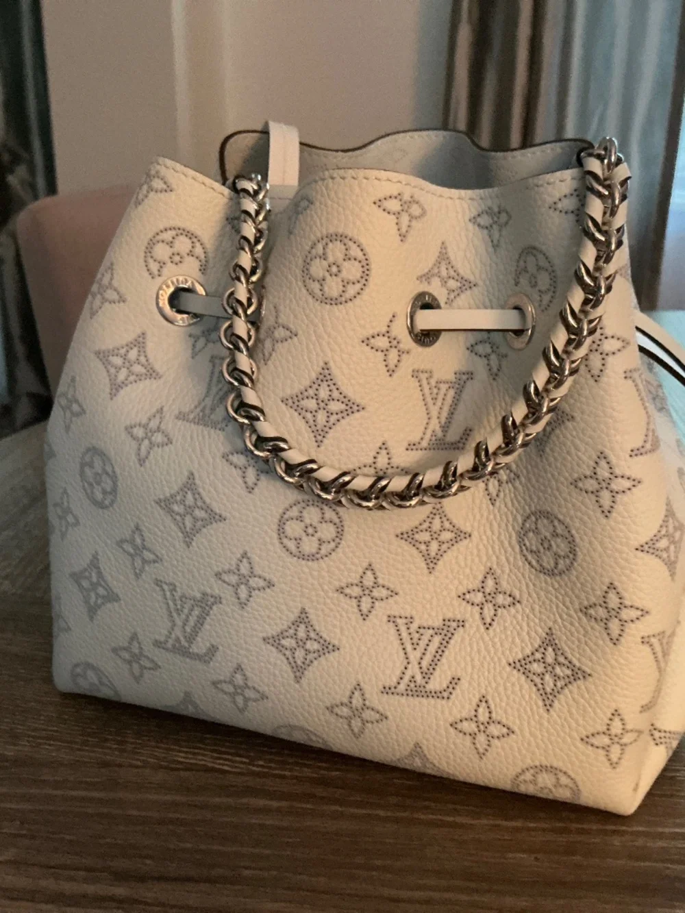 Beautiful new never used, light blue LV leather bag - Picture 3 of 5